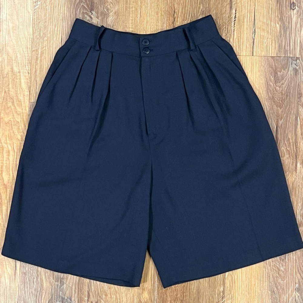 Rafferty 90’s High Waisted Pleated Navy Bermuda Shorts (Size: 9 Juniors) EUC